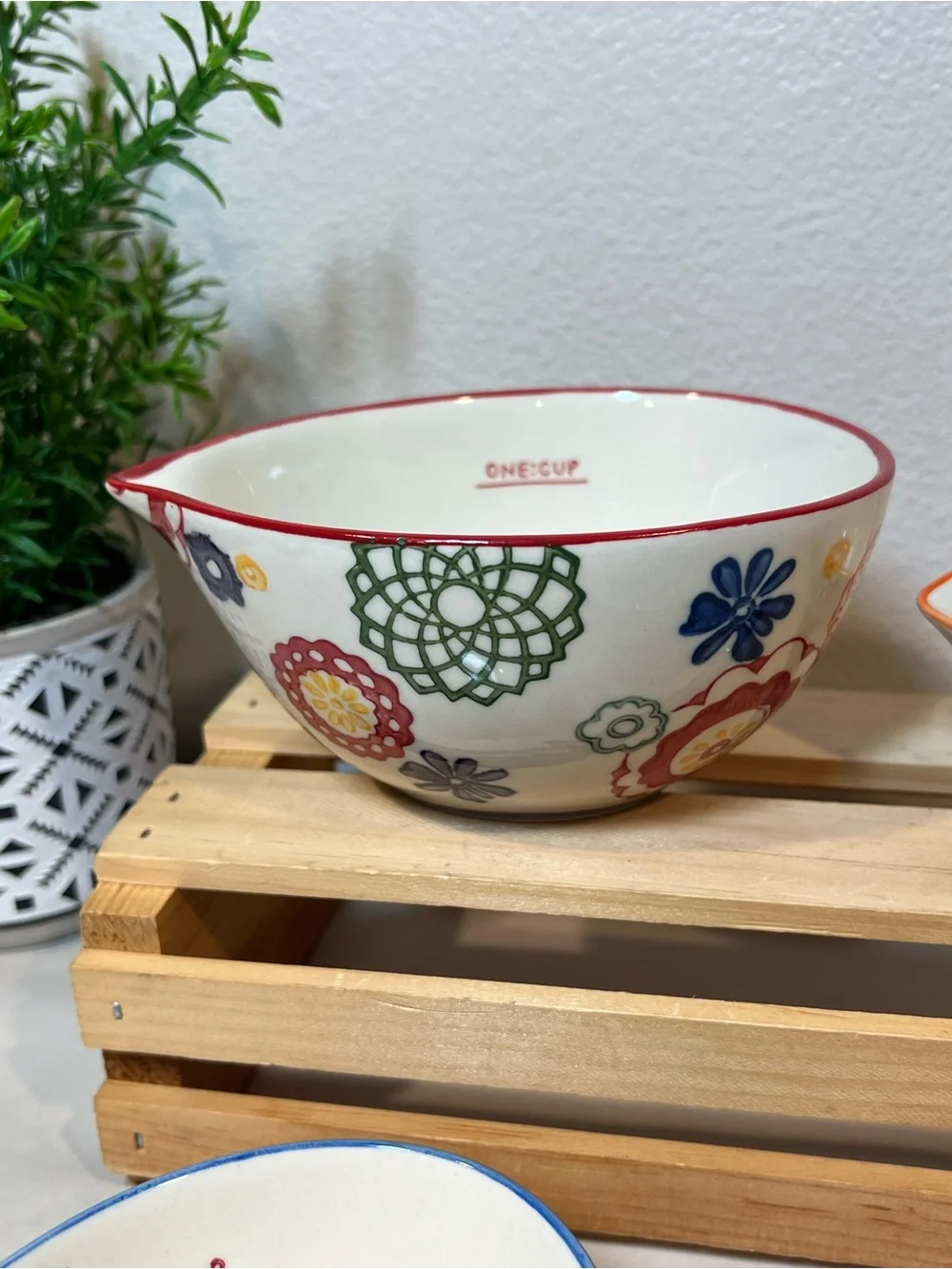 P1 Pier 1 EUC 4-Piece Multicolor Floral Ceramic Nesting Measuring Cups | Boho
